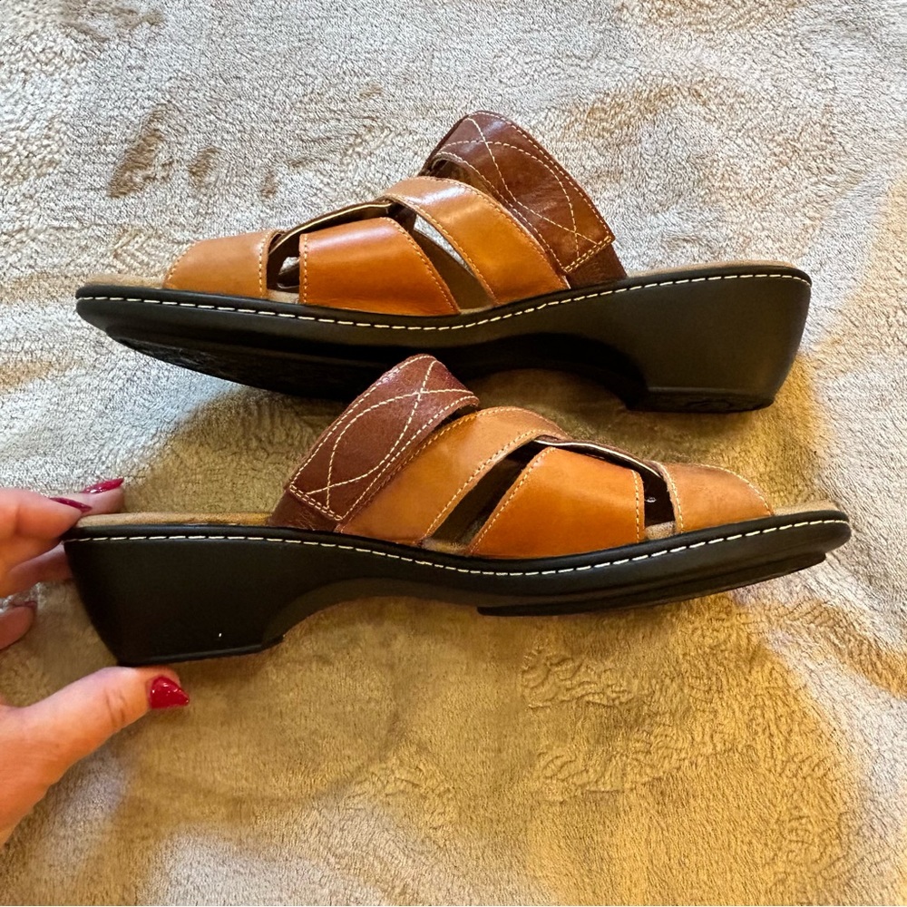 NWOT Rockport Adiprene SH Circle Woven Slide brown leather sandals Size 9W Wide